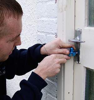 Peebles Locksmith at work